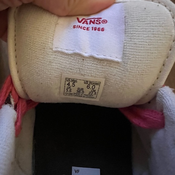 Vans - Picture 5 of 5